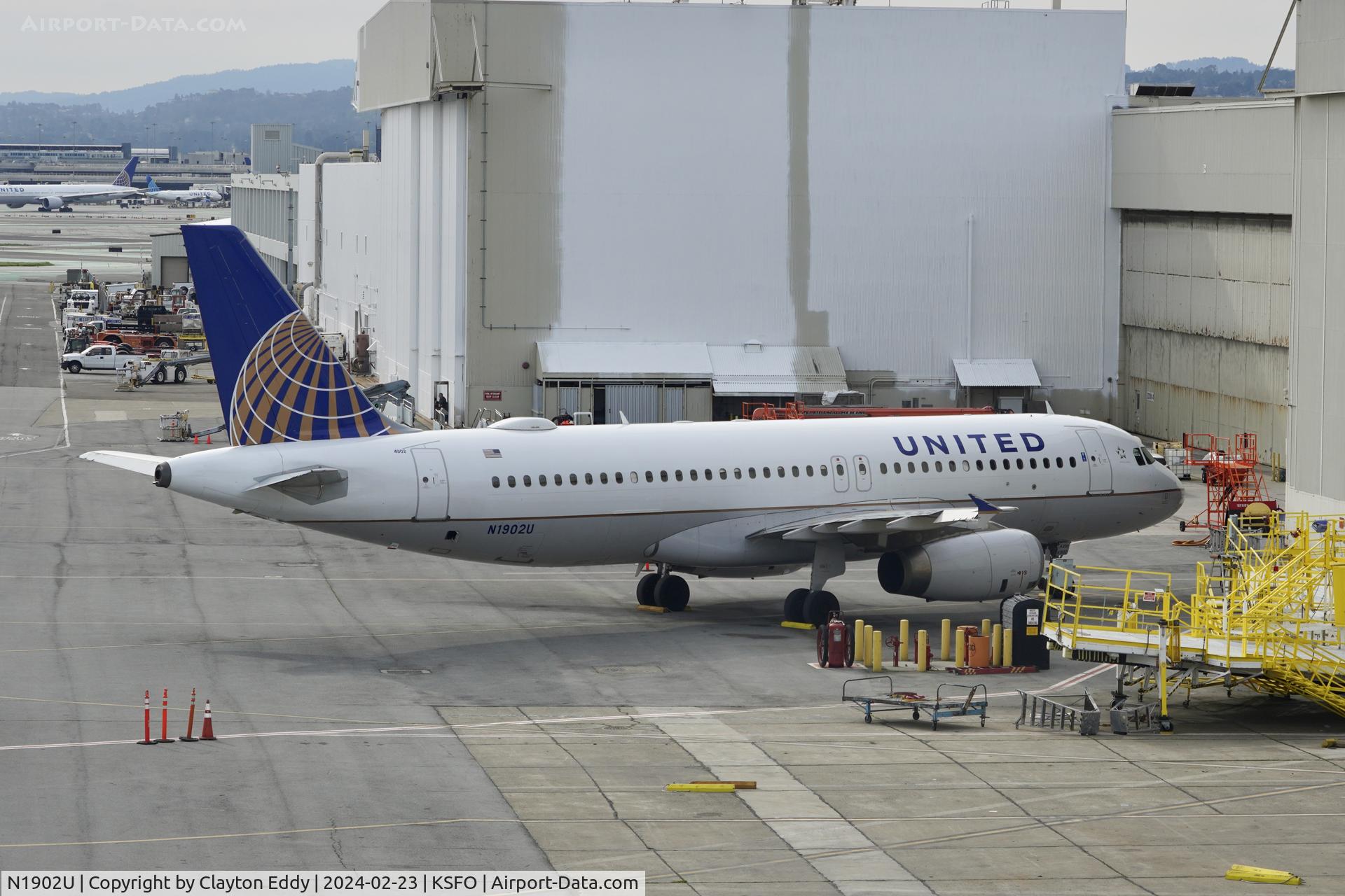 N1902U, 2006 Airbus A320-214 C/N 2714, SFO 2024.
