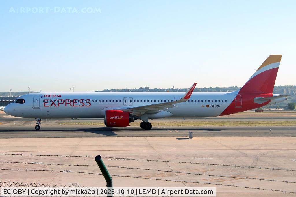 EC-OBY, 2023 Airbus A321-271NX C/N 11454, Taxiing