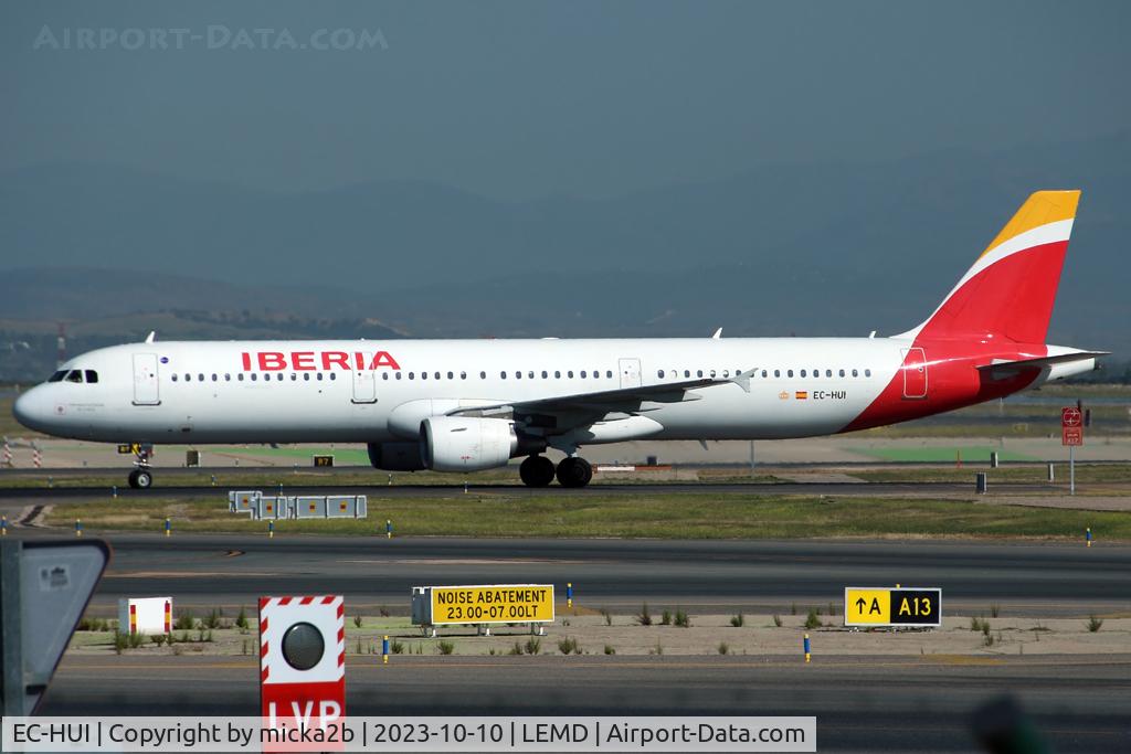 EC-HUI, 1999 Airbus A321-211 C/N 1027, Taxiing