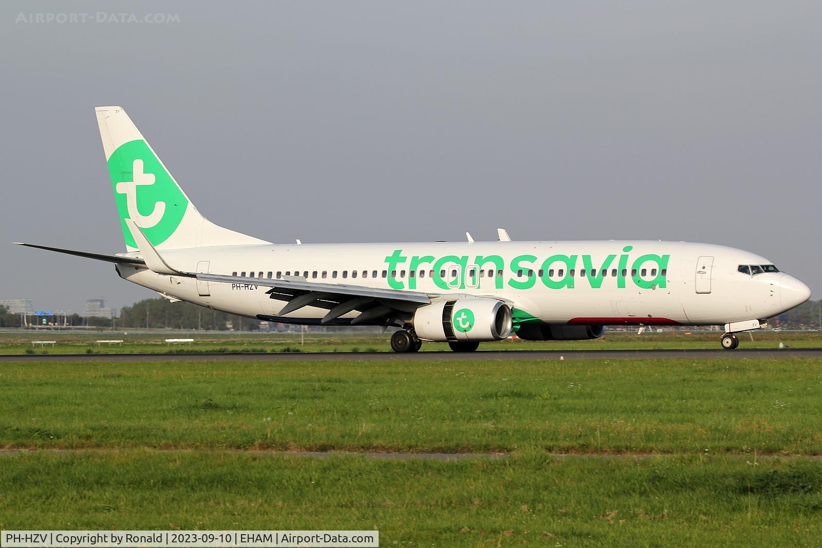 PH-HZV, 2002 Boeing 737-8K2 C/N 30650, at spl