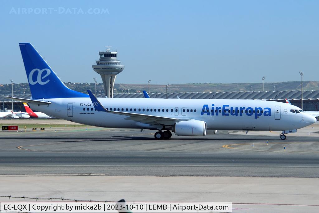 EC-LQX, 2012 Boeing 737-85P C/N 36589, Taxiing