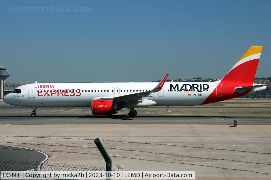 EC-NIF, 2020 Airbus A321-251NX C/N 10025, Taxiing