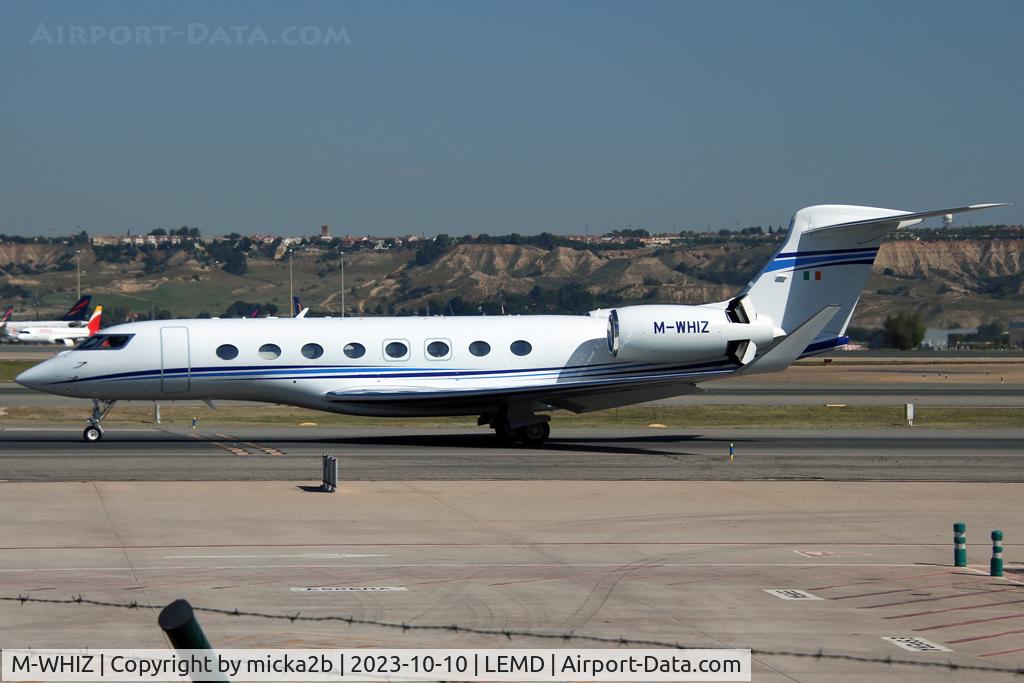 M-WHIZ, 2021 Gulfstream Aerospace G650ER C/N 6459, Taxiing