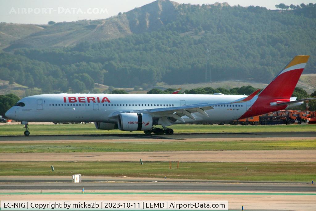 EC-NIG, 2020 Airbus A350-941 C/N 0397, Taxiing