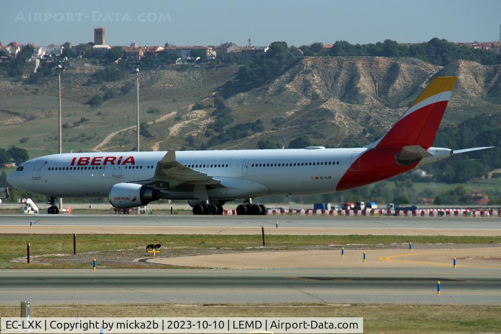 EC-LXK, 2013 Airbus A330-302 C/N 1426, Taxiing