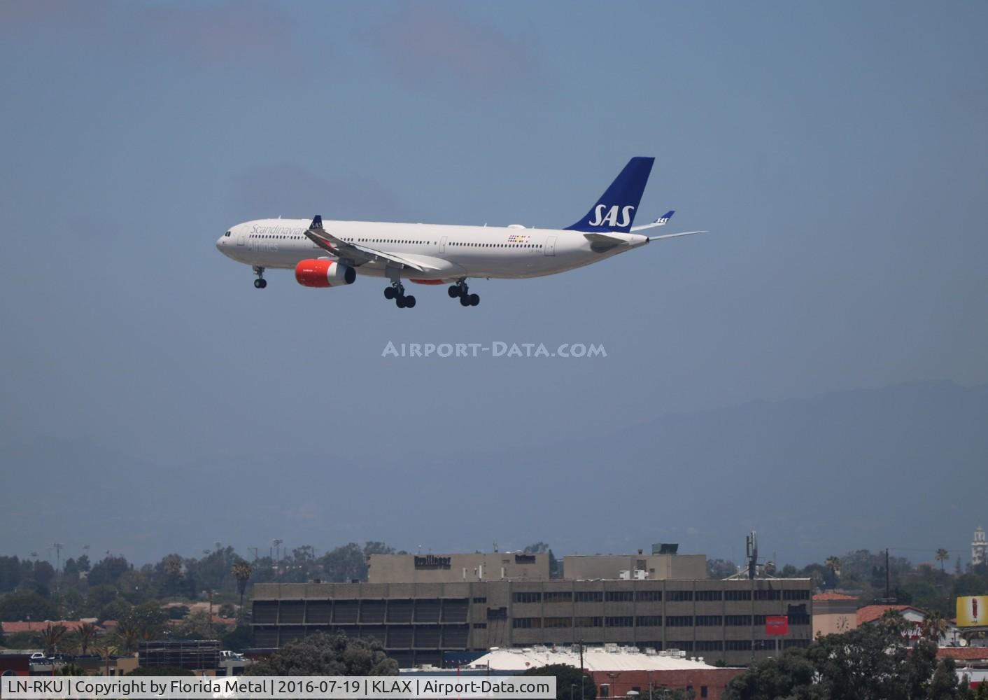 LN-RKU, 2016 Airbus A330-343 C/N 1715, LAX zx