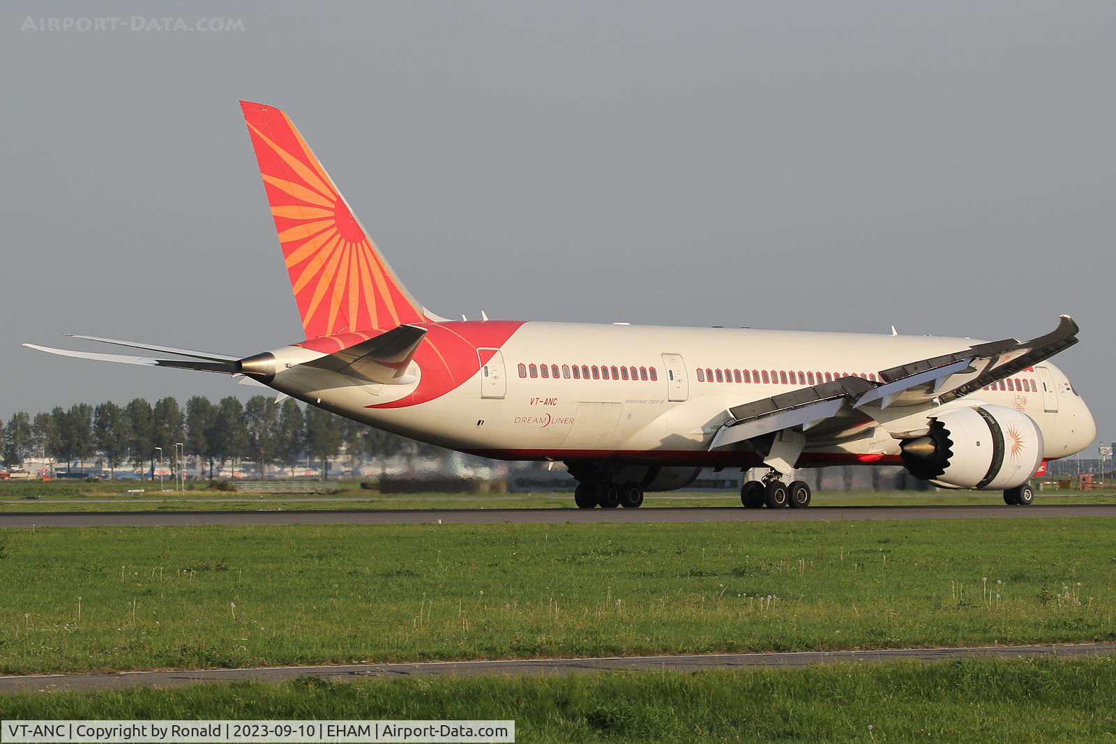 VT-ANC, 2010 Boeing 787-8 Dreamliner C/N 36279, at spl