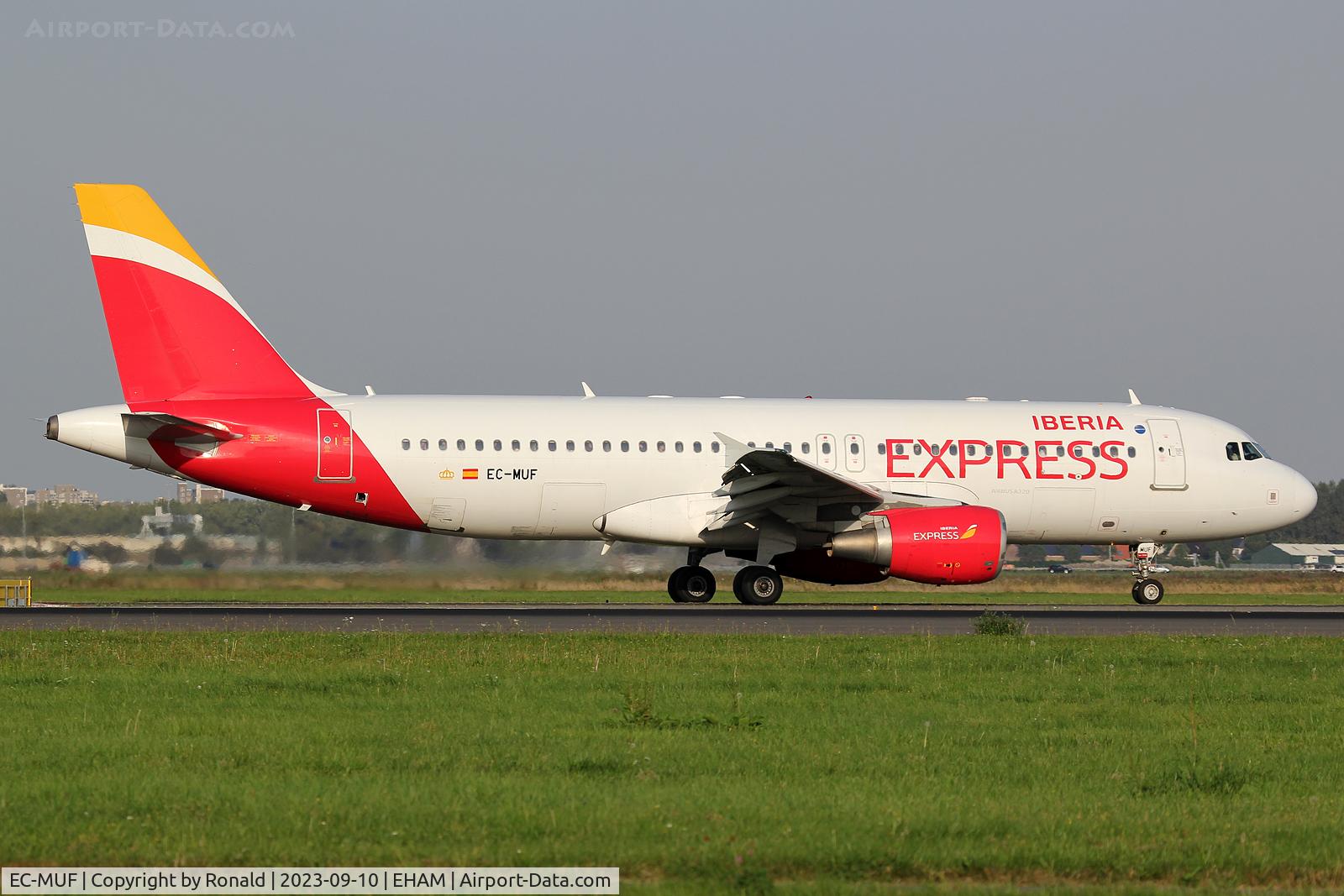 EC-MUF, 2007 Airbus A320-214 C/N 3278, at spl