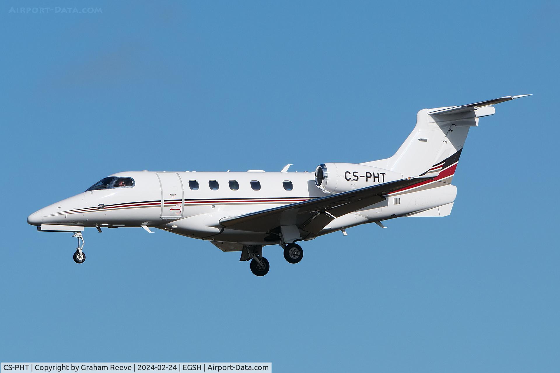 CS-PHT, 2022 Embraer EMB-505 Phenom 300 C/N 50500656, Landing at Norwich.