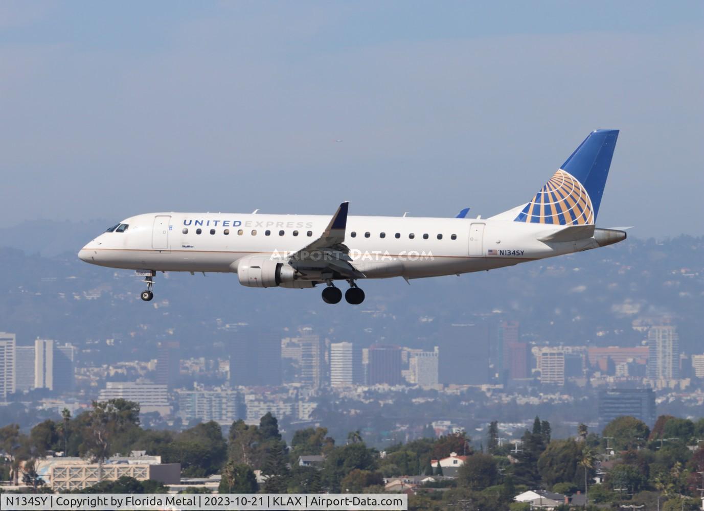 N134SY, 2015 Embraer 175LR (ERJ-170-200LR) C/N 17000458, SKW/UE E175 zx SFO-LAX