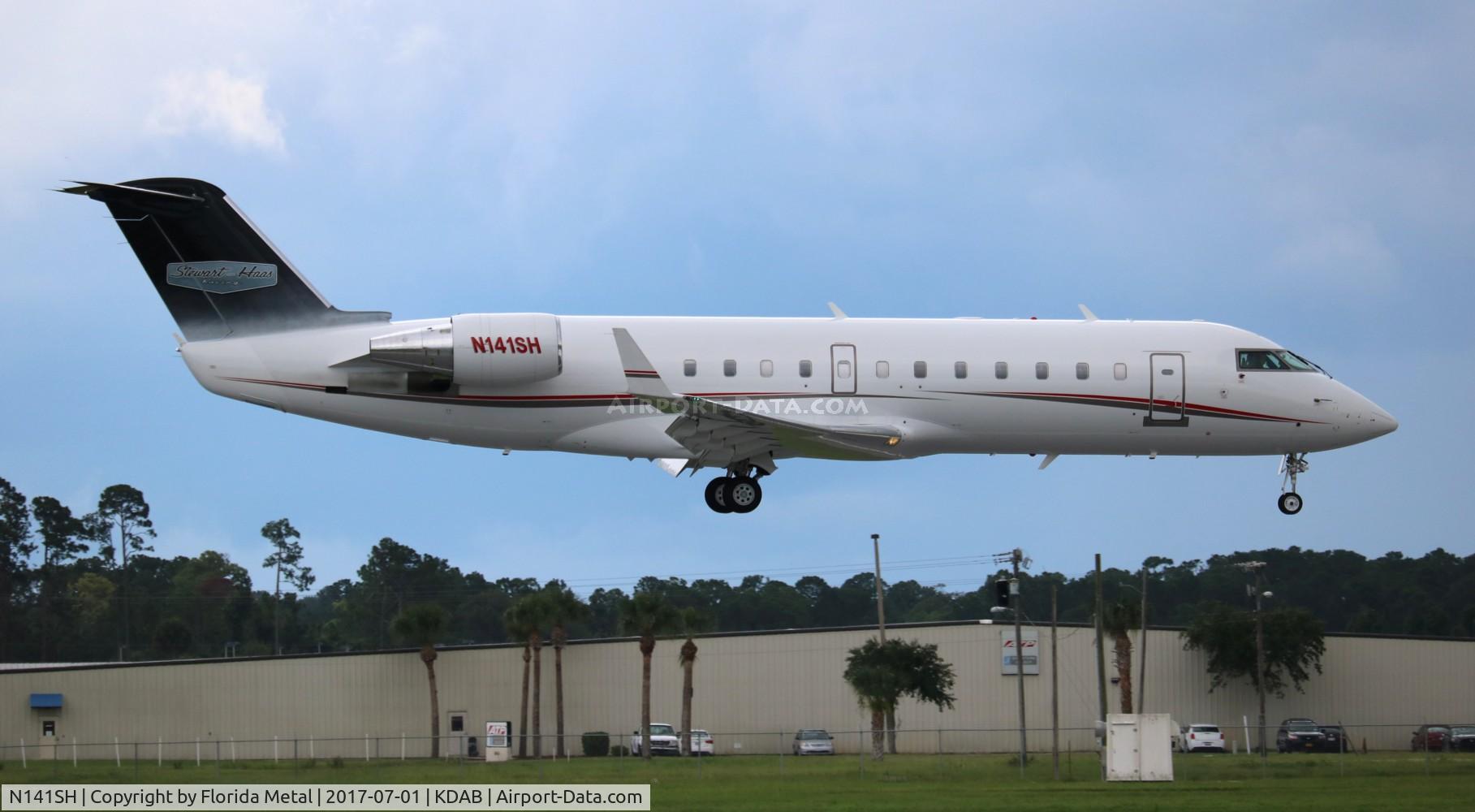 N141SH, 1997 Bombardier CRJ-200LR (CL-600-2B19) C/N 7206, Stewart Haas CRJ-200 zx