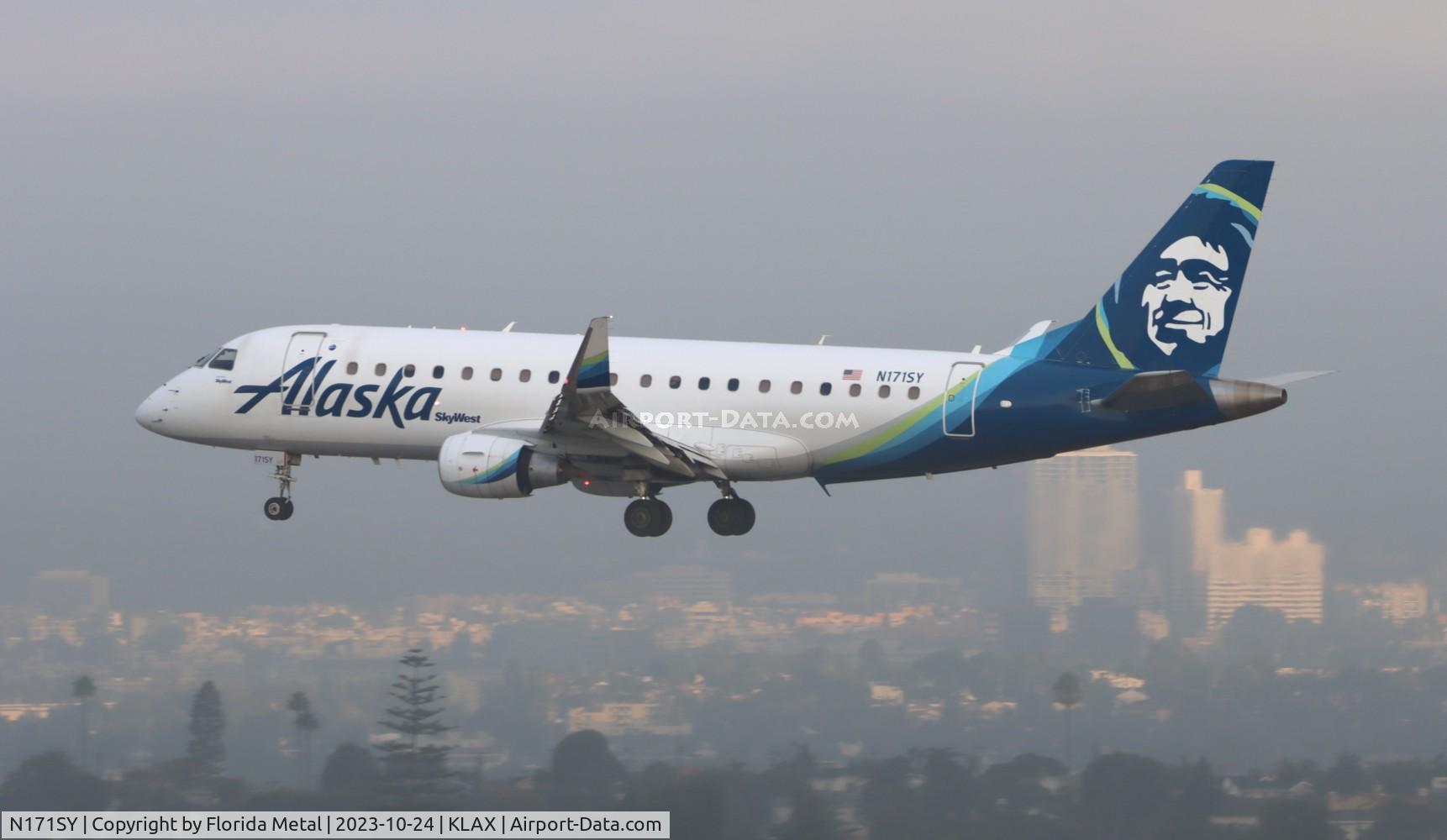 N171SY, 2015 Embraer 175LR (ERJ-170-200LR) C/N 17000485, SKW/ASA E175 zx OAK-LAX