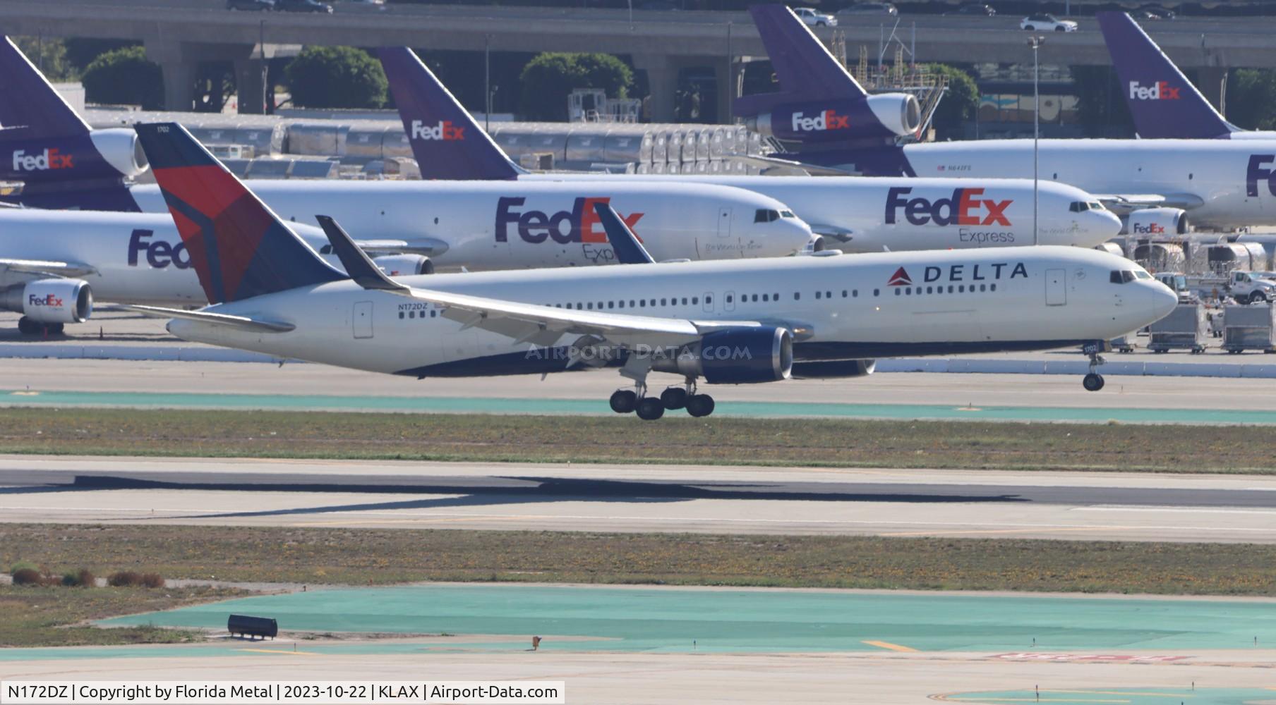 N172DZ, 1998 Boeing 767-332 C/N 29691, DAL 763 zx ATL-LAX
