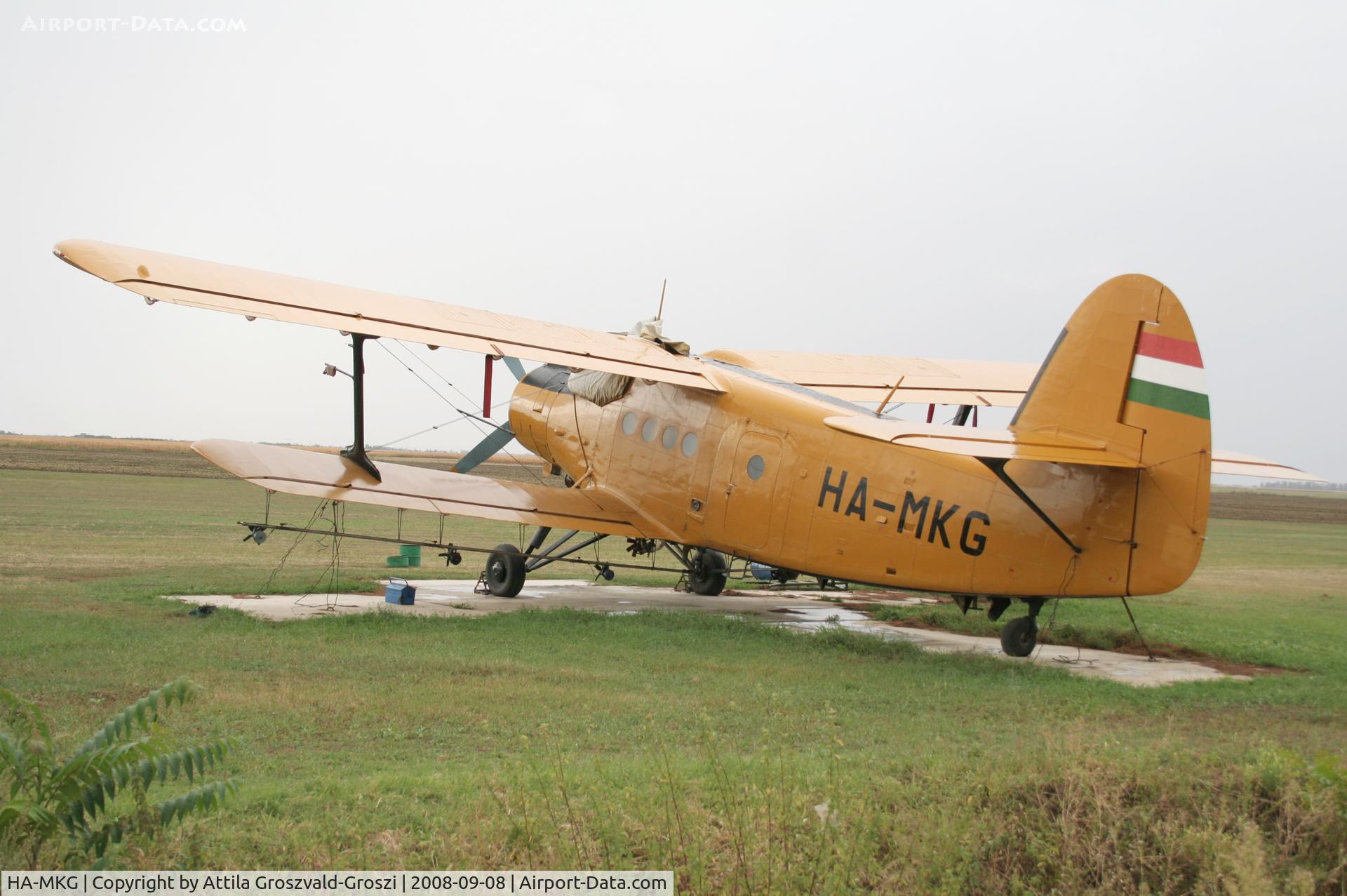 HA-MKG, 1974 PZL-Mielec AN-2R C/N 1G158-12, Telekgerendás off Airport, Hungary