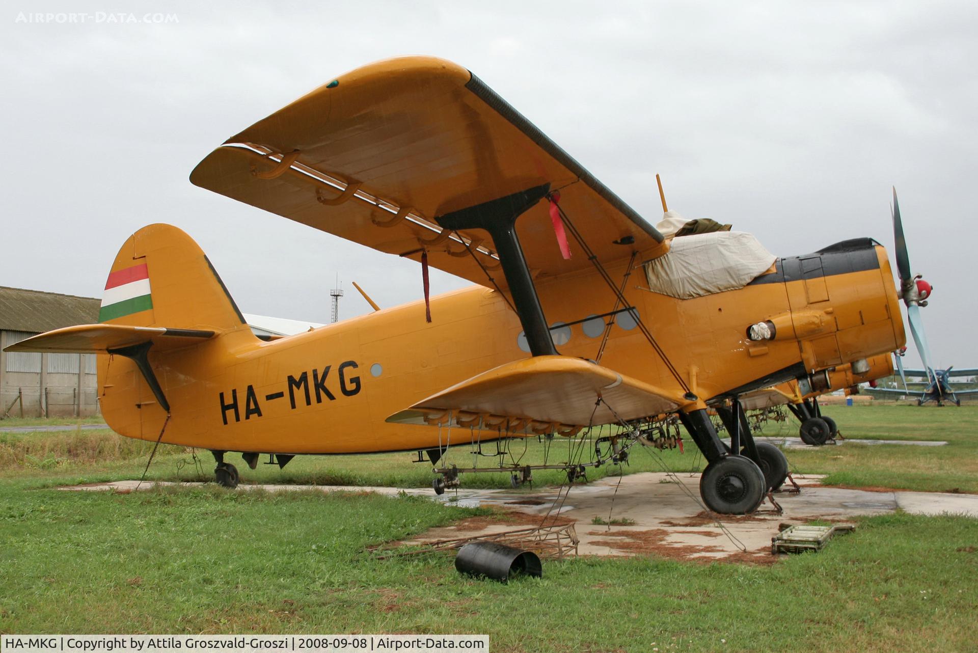 HA-MKG, 1974 PZL-Mielec AN-2R C/N 1G158-12, Telekgerendás off Airport, Hungary