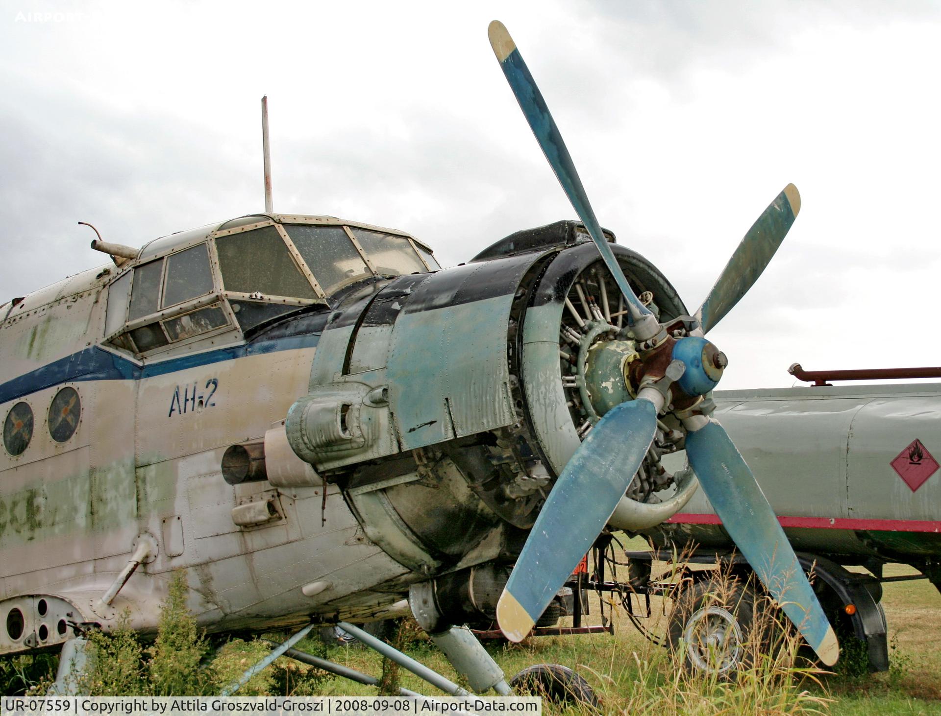 UR-07559, 1973 PZL-Mielec An-2R C/N 1G154-60, Telekgerendás off Airport, Hungary