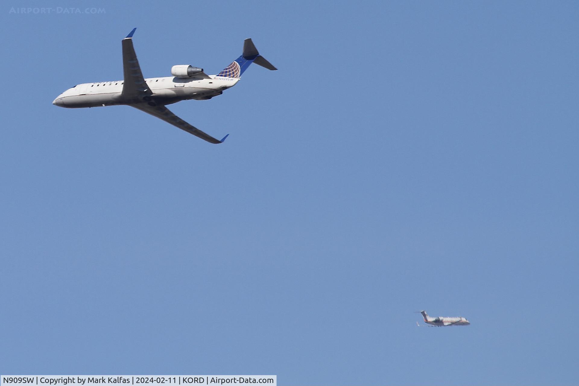N909SW, 2001 Bombardier CRJ-200LR (CL-600-2B19) C/N 7558, CRJ2 SkyWest/United Express BOMBARDIER INC CL-600-2B19,N909SW SKW5533 DUL-ORD