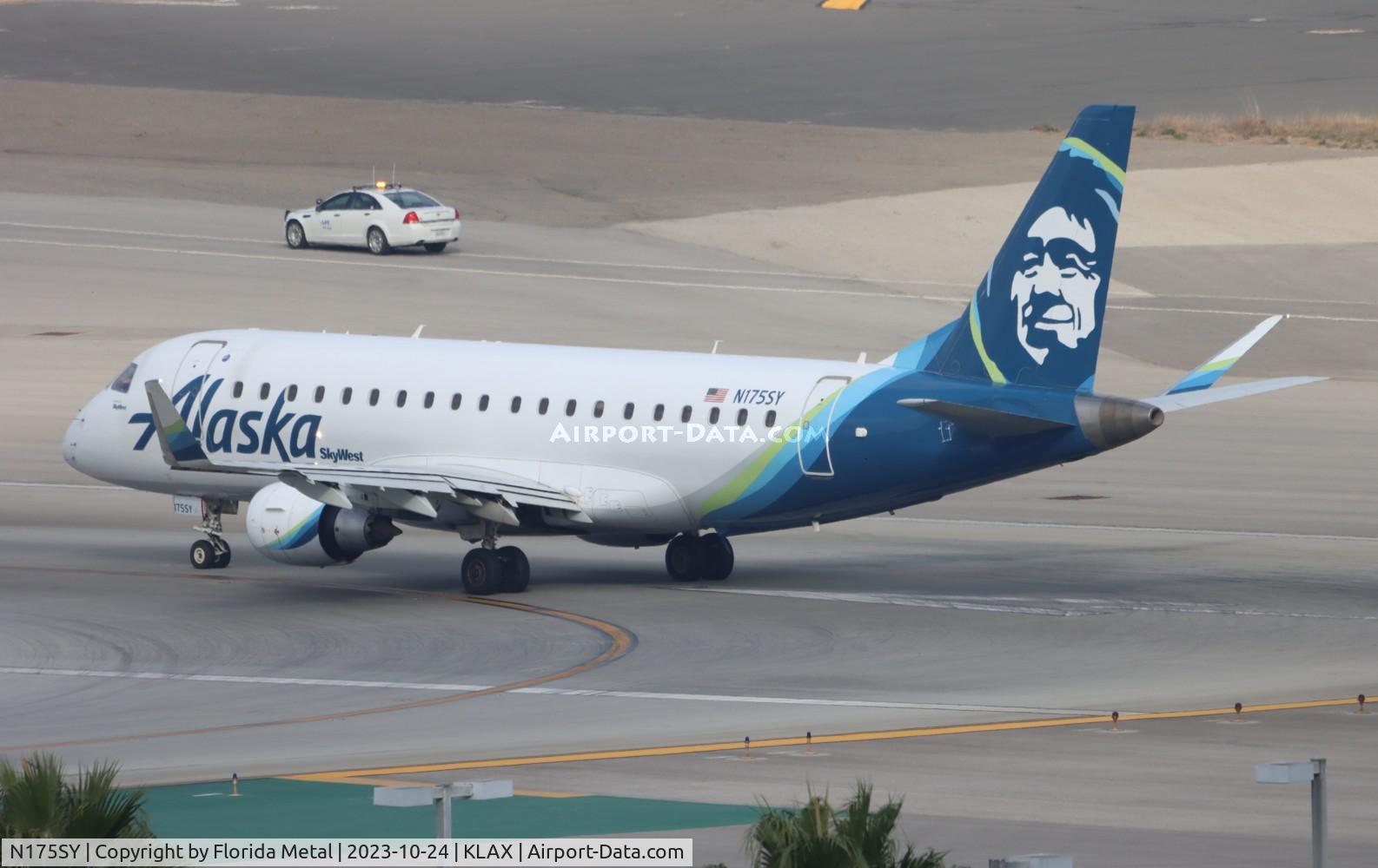 N175SY, 2015 Embraer 175LR (ERJ-170-200LR) C/N 17000527, SKW/ASA E175 zx LAX-SEA