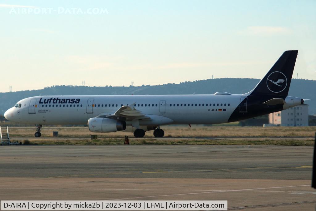 D-AIRA, 1993 Airbus A321-131 C/N 0458, Taxiing