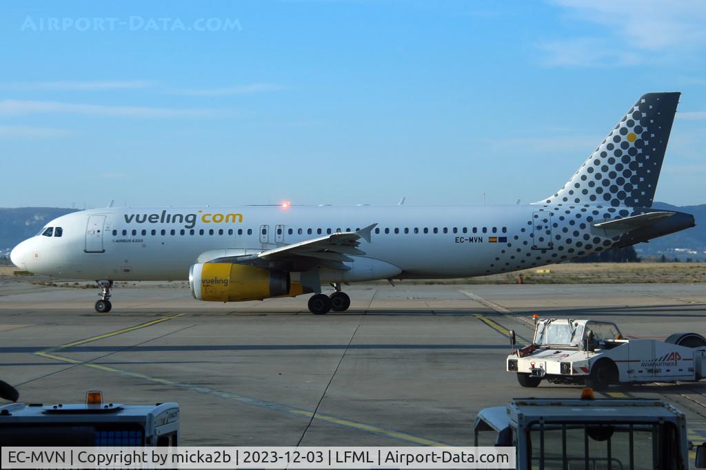 EC-MVN, 2006 Airbus A320-232 C/N 2753, Taxiing