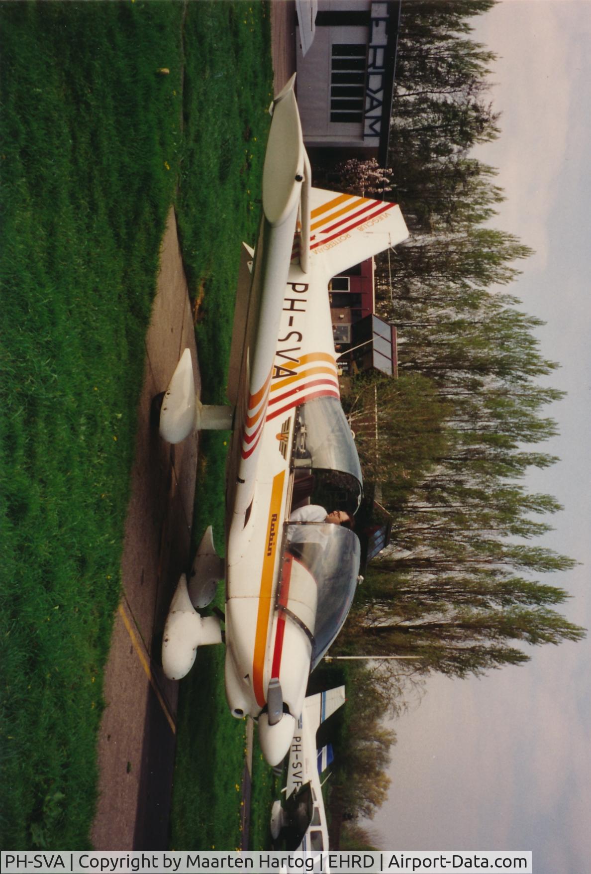 PH-SVA, Robin R2112 Alpha C/N 188, preflight inspection before short overland EHRD-EHMZ