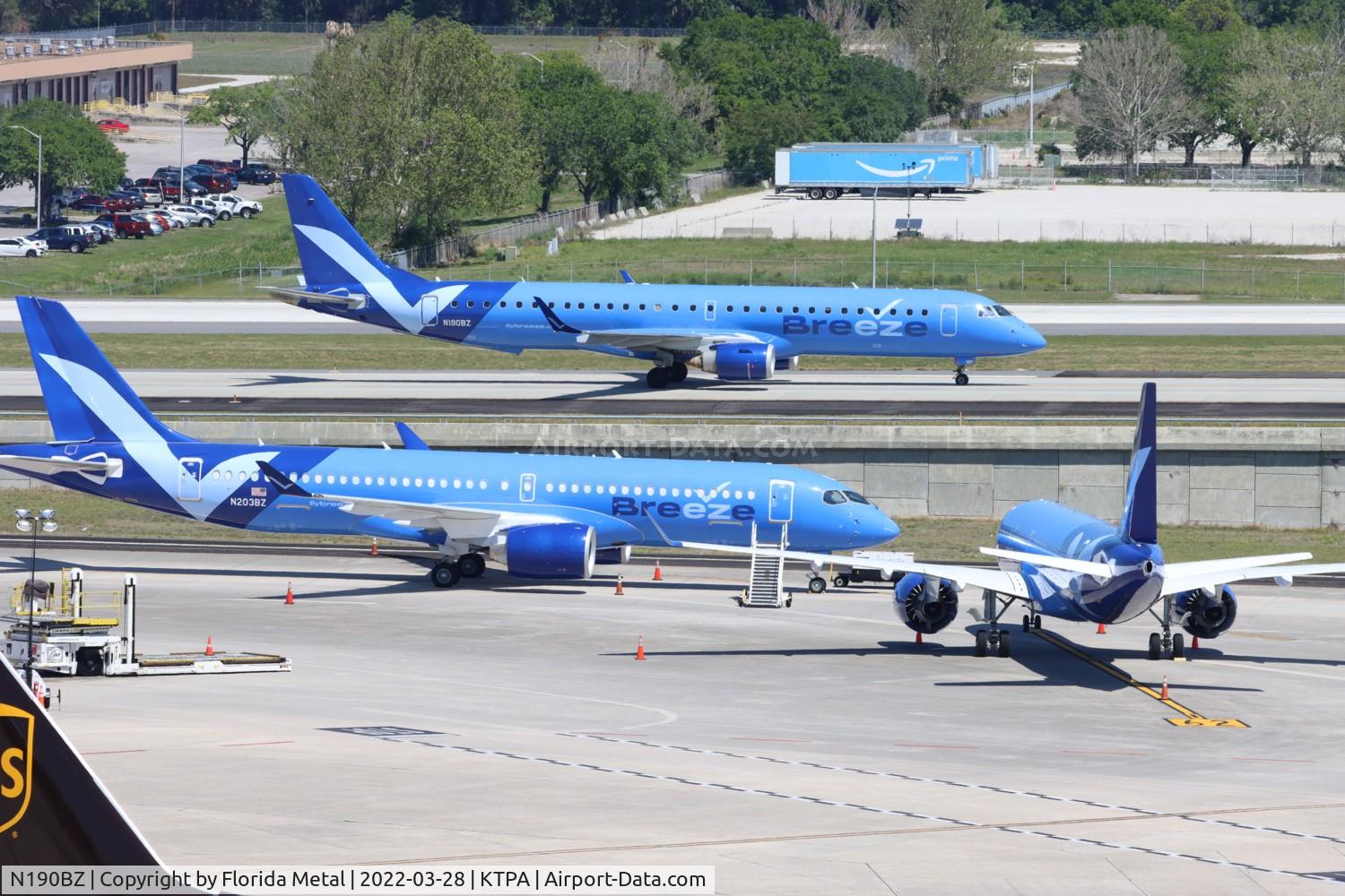 N190BZ, 2014 Embraer 195LR (ERJ-190-200LR) C/N 19000660, MXY E195 zx