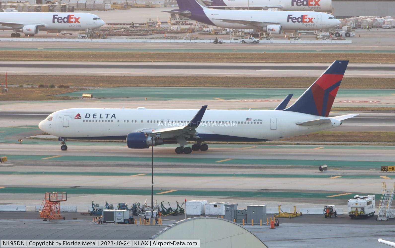 N195DN, 1997 Boeing 767-332 C/N 28452, DAL 763 zx LAX-JFK