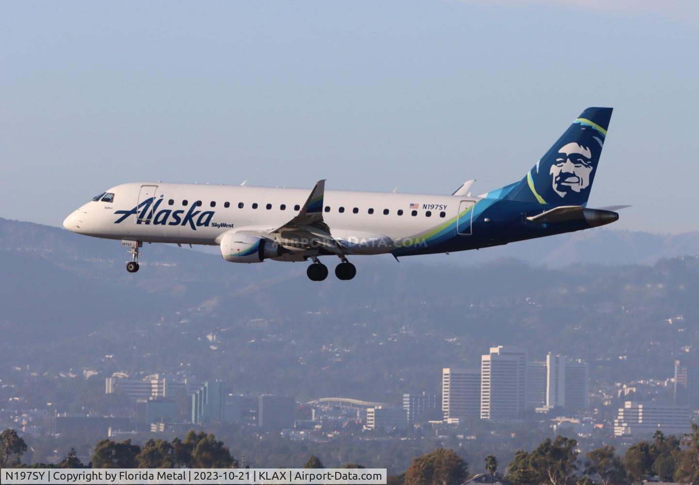 N197SY, 2018 Embraer 175LR (ERJ-170-200LR) C/N 17000709, SKW/ASA E175 zx PDX-LAX