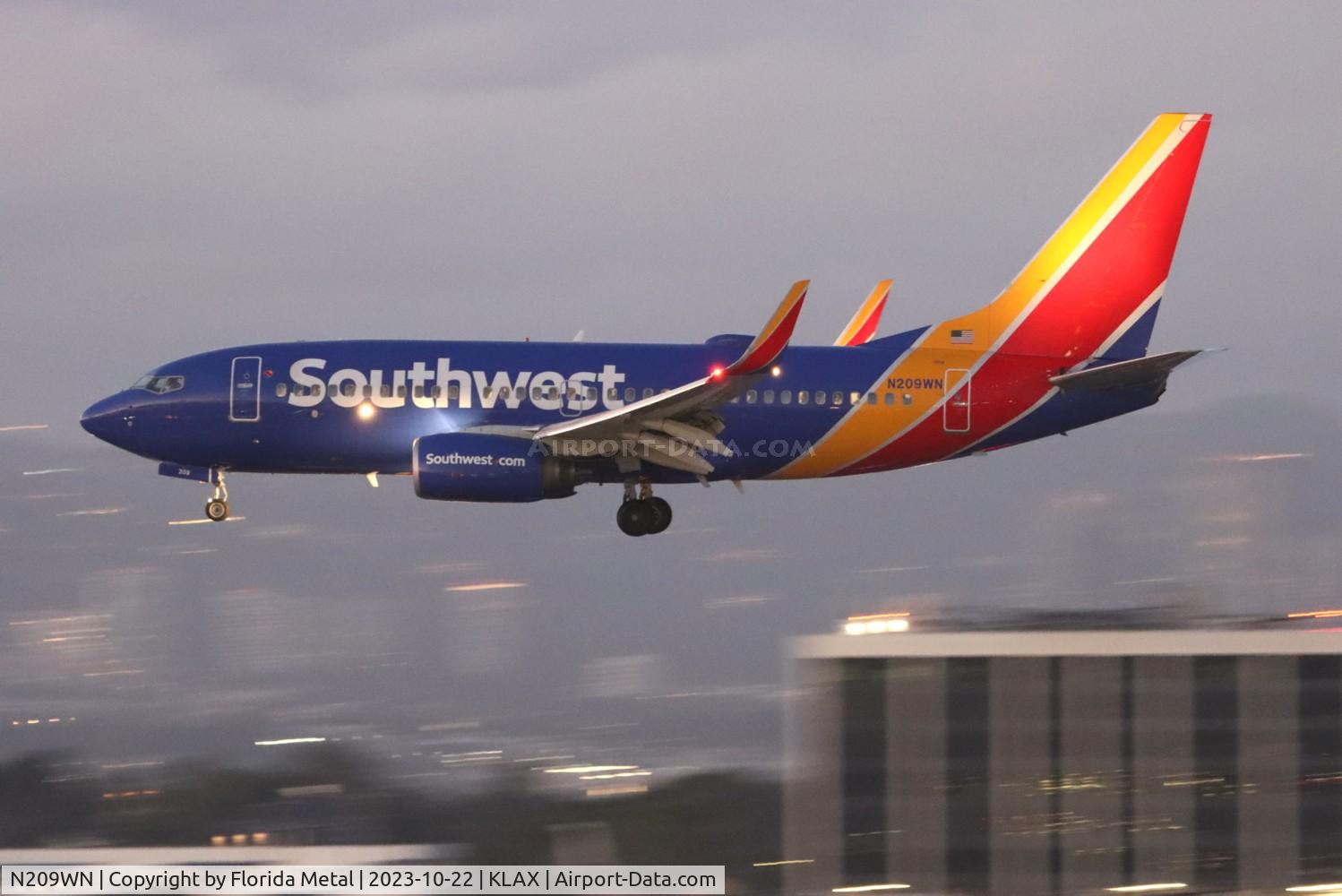 N209WN, 2005 Boeing 737-7H4 C/N 32484, SWA 737 nc zx SMF-LAX