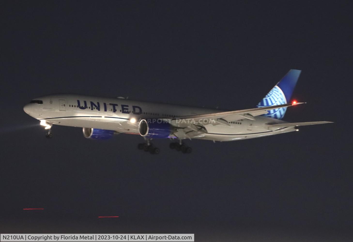N210UA, 2000 Boeing 777-222 C/N 30216, UAL 772 zx KORD-LAX