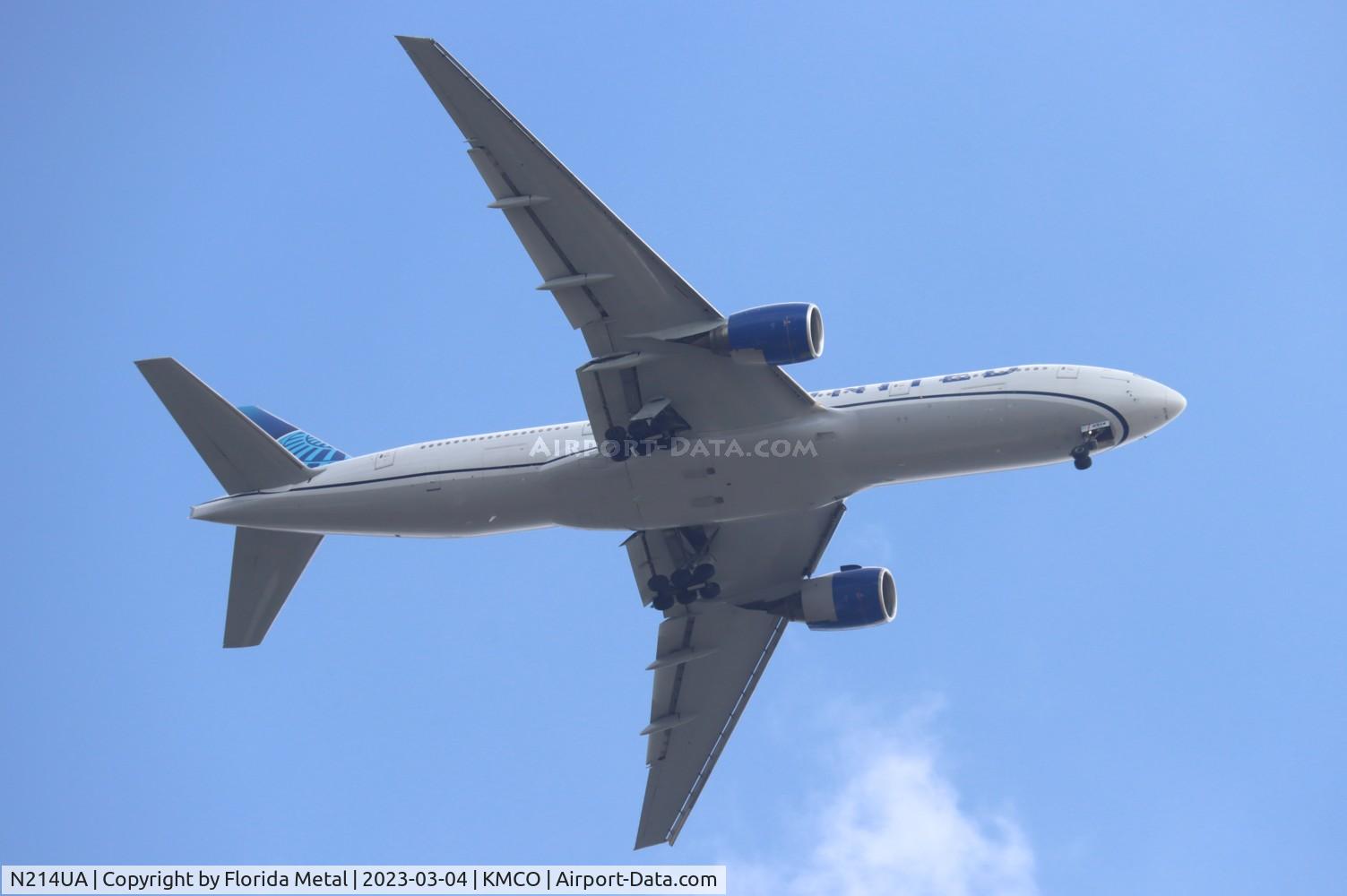 N214UA, 2000 Boeing 777-222 C/N 30220, UAL 772 zx ORD-MCO