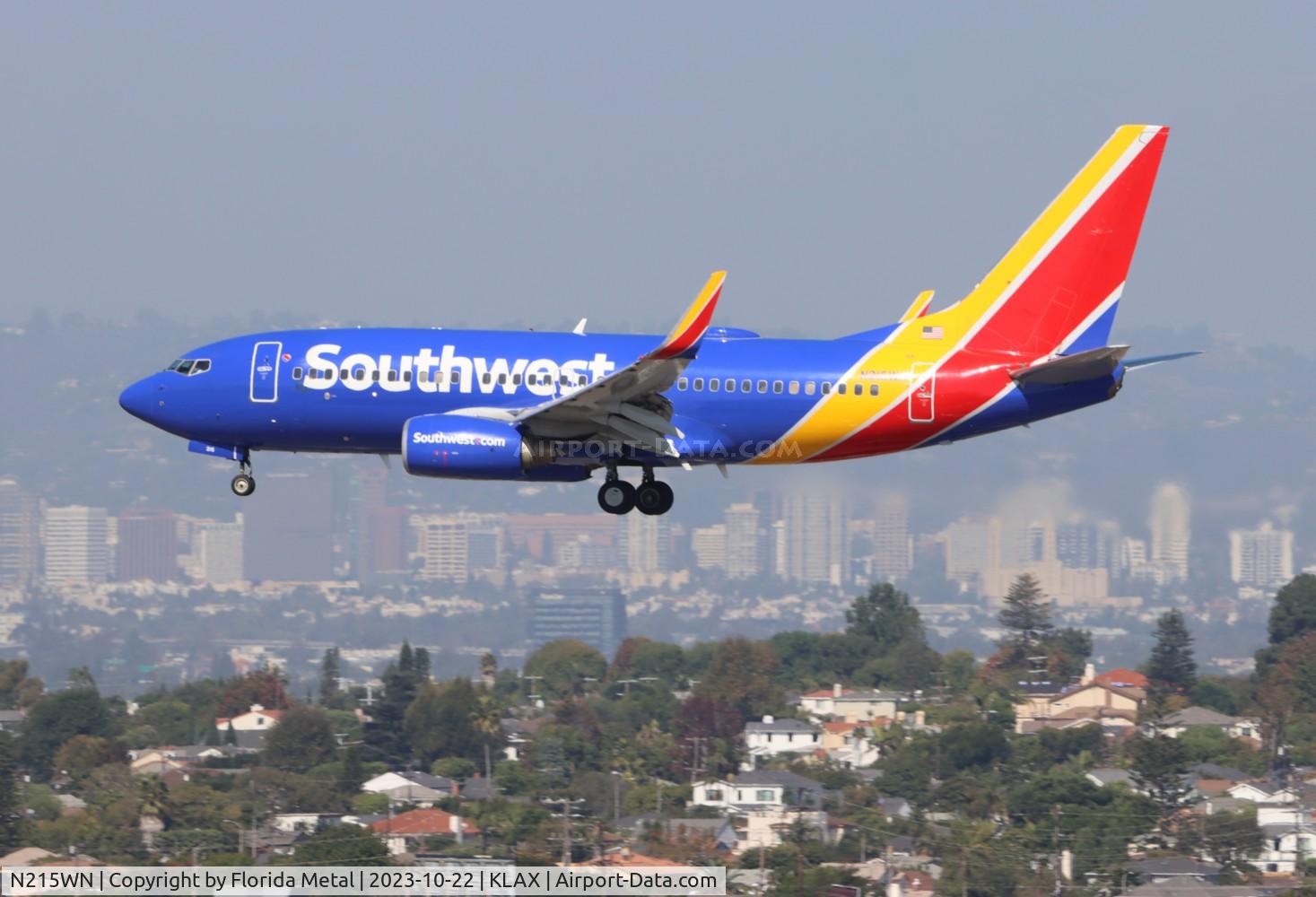 N215WN, 2005 Boeing 737-7H4 C/N 32487, SWA 737 nc zx SMF-LAX