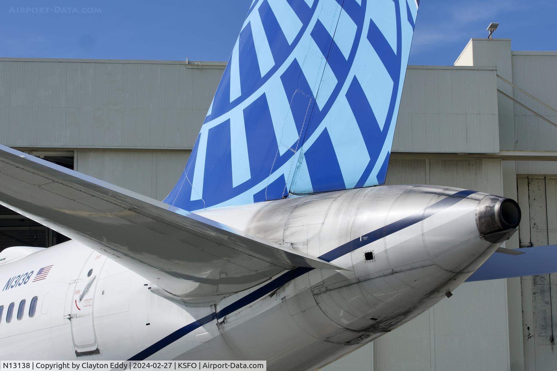 N13138, 1999 Boeing 757-224 C/N 30351, SFO 2024.