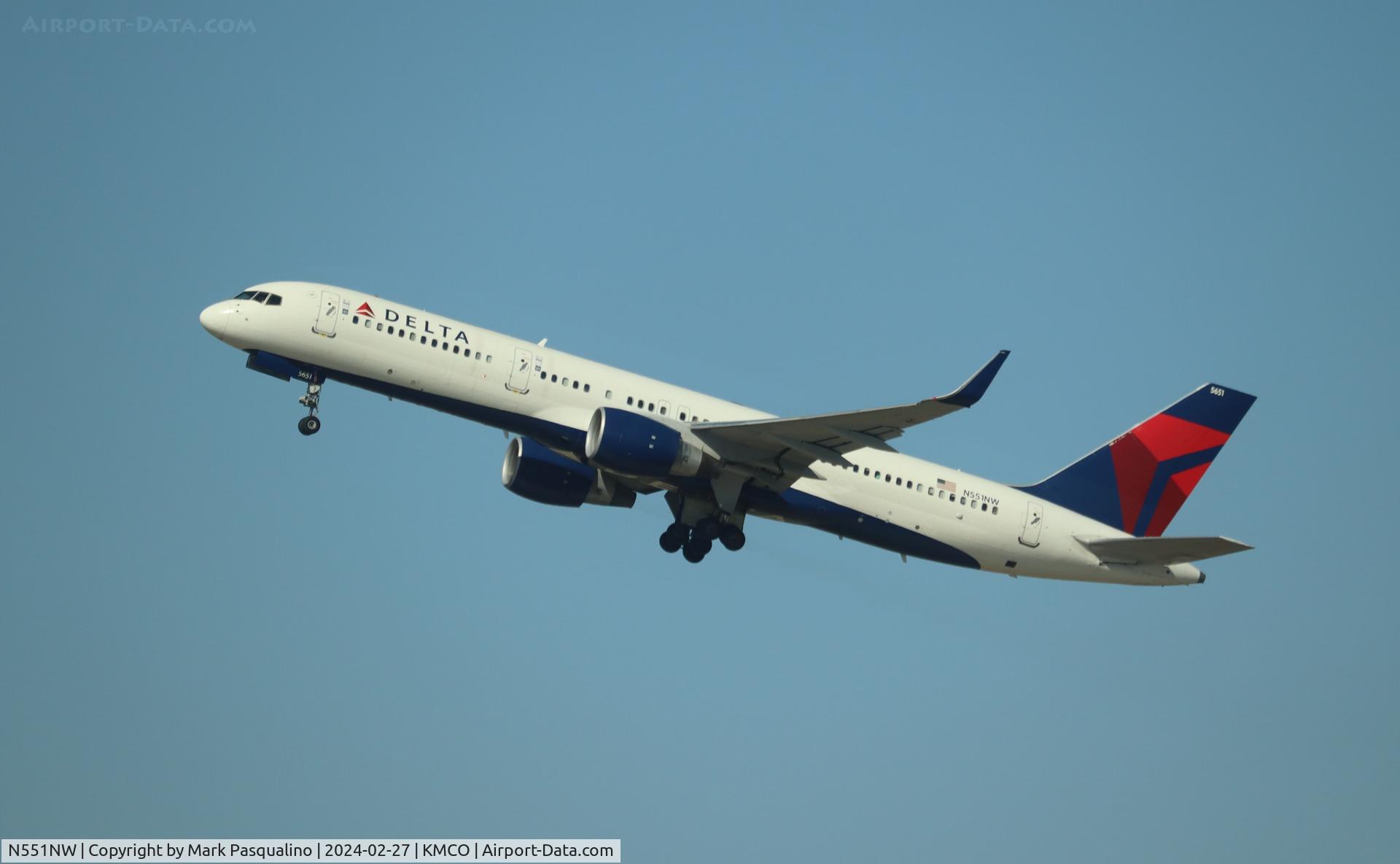 N551NW, 2001 Boeing 757-251 C/N 26498, Boeing 757-251