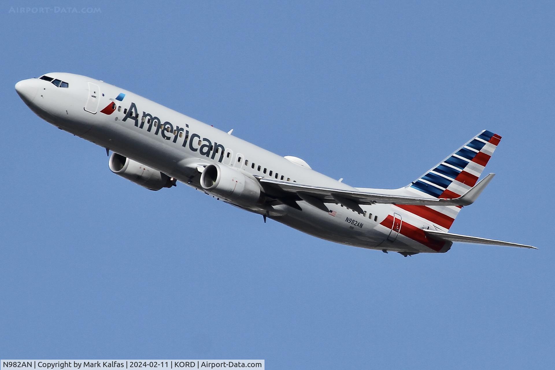 N982AN, 2009 Boeing 737-823 C/N 31067, B738 American Airlines Boeing 737-823 N982AN AAL1271 ORD-AUS