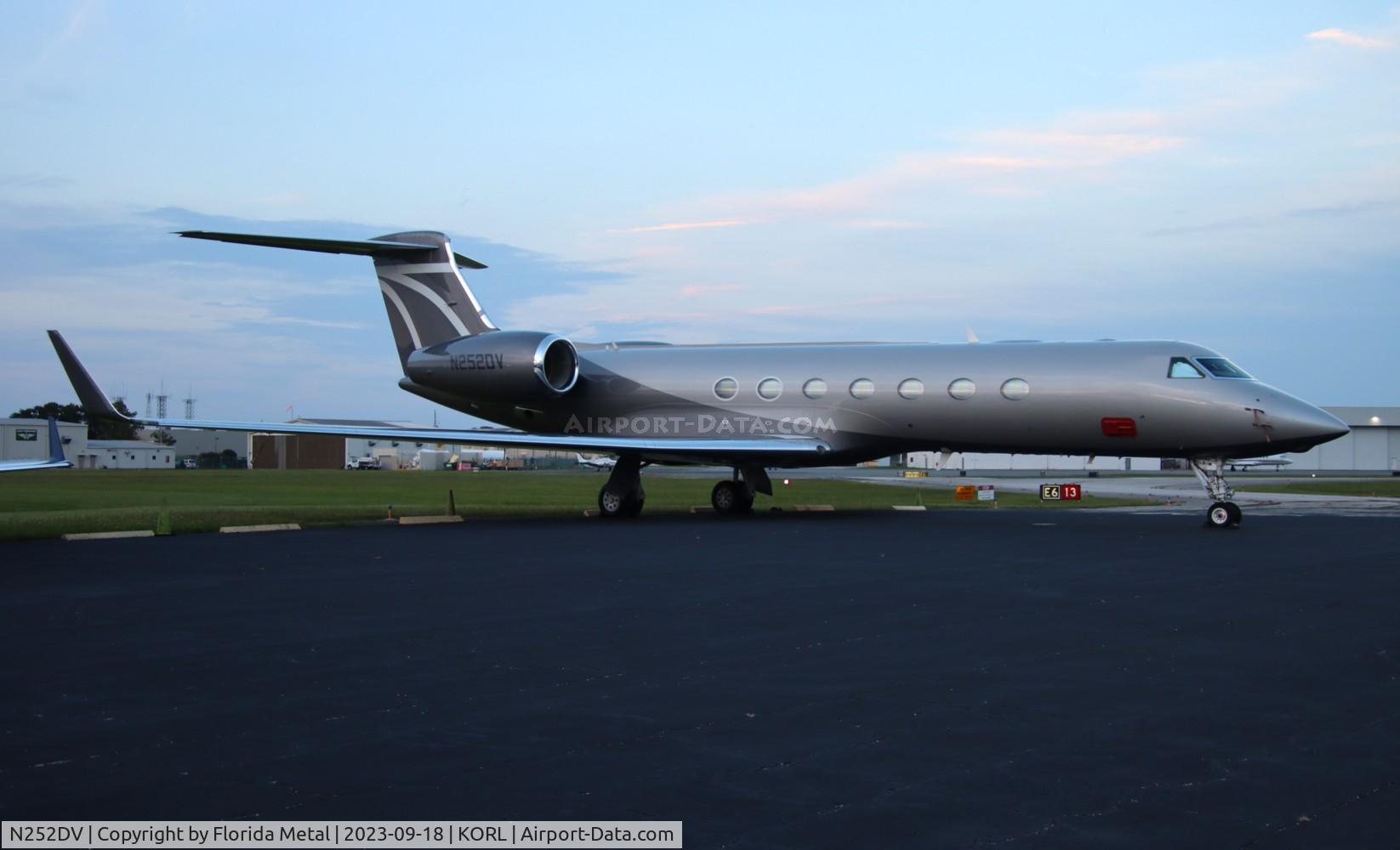 N252DV, 2014 Gulfstream Aerospace GV-SP (G550) C/N 5463, G550 zx