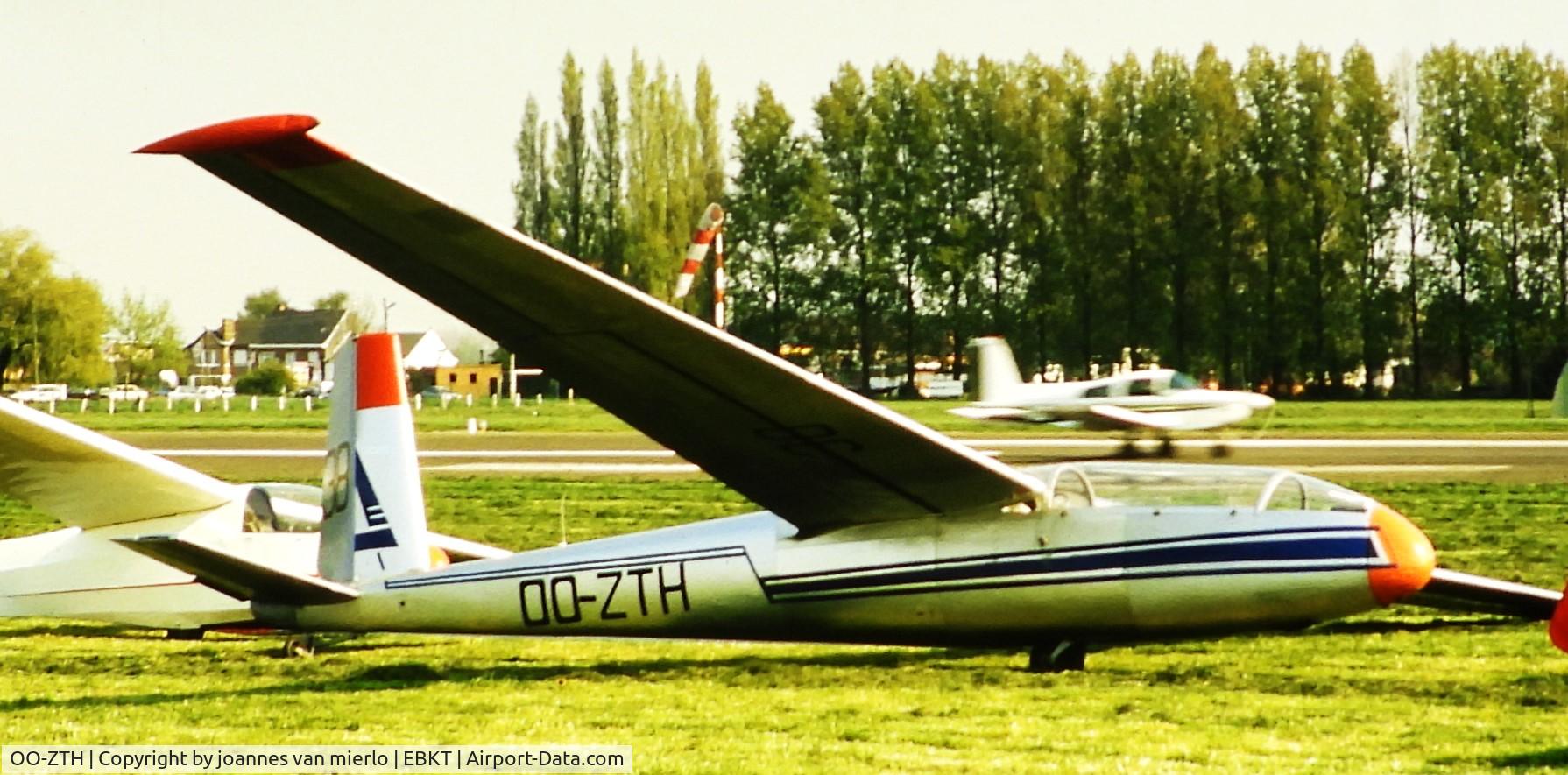OO-ZTH, 1959 Let L-13 Blanik C/N 170711, ex-slide