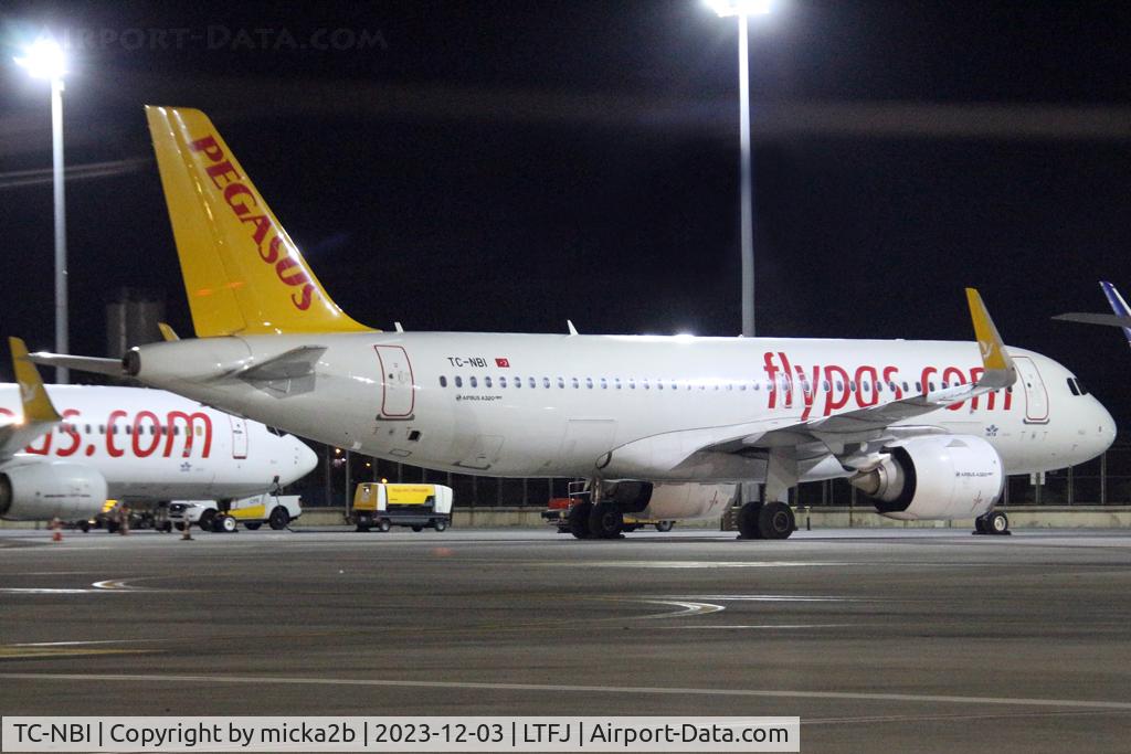 TC-NBI, 2016 Airbus A320-251N C/N 7429, Parked