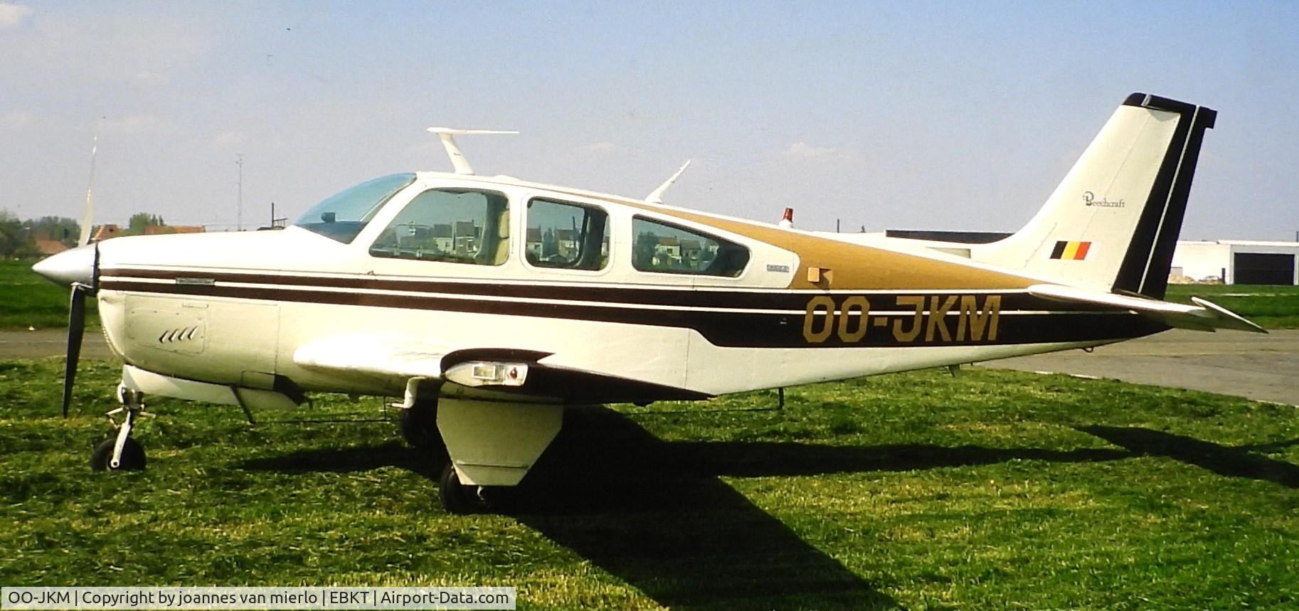 OO-JKM, 1974 Beech F33A Bonanza C/N CE487, ex-slide