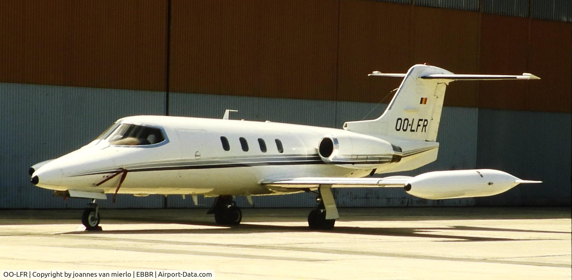 OO-LFR, 1980 Gates Learjet 25D C/N 320, ex-slide