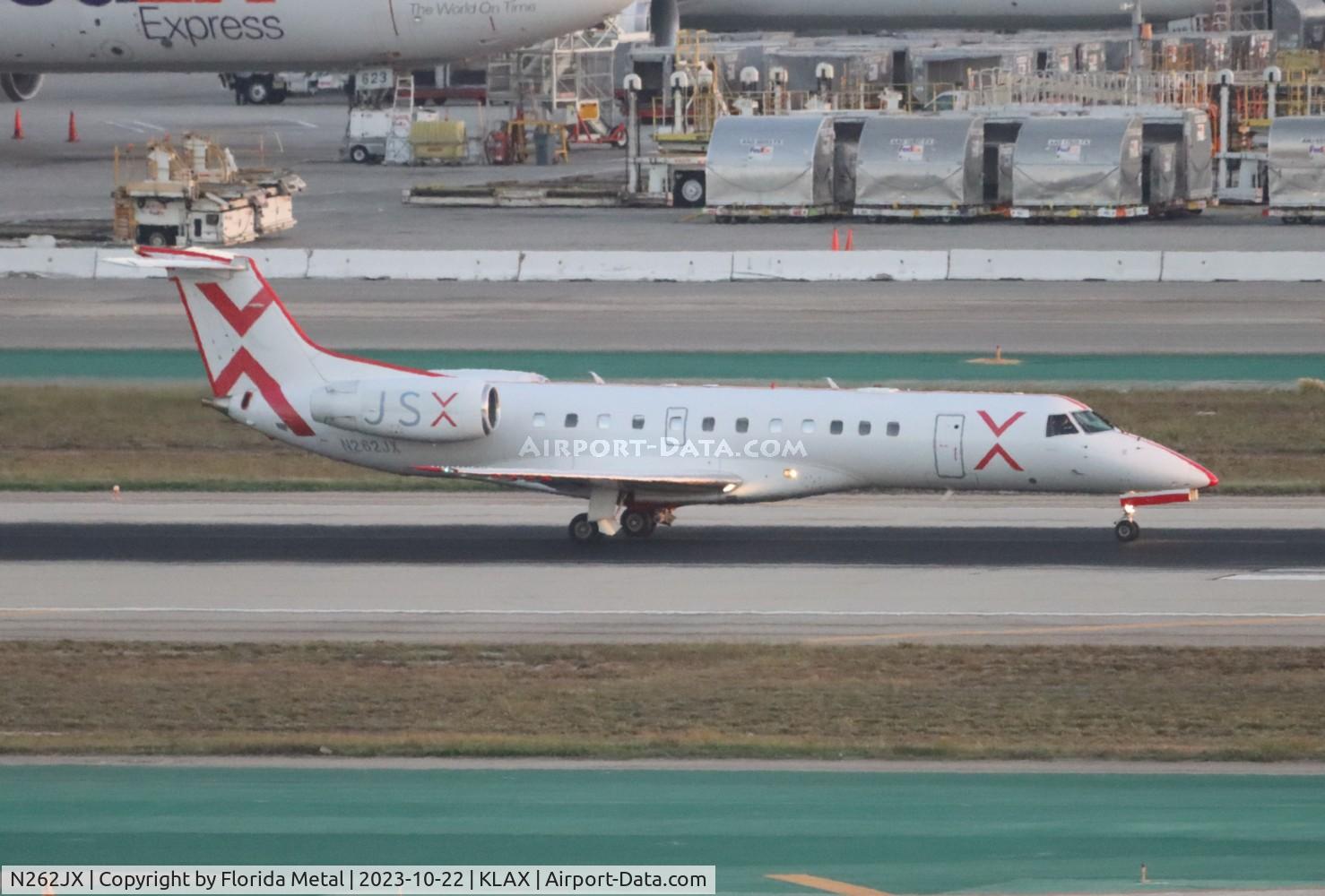 N262JX, 2001 Embraer ERJ-135LR (EMB-135LR) C/N 145533, JSX E135 zx LAX-LAS
