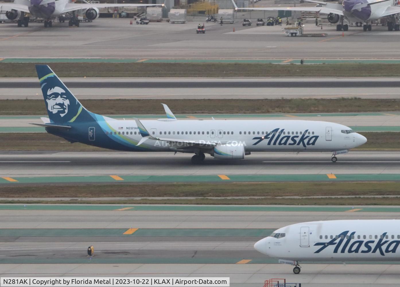 N281AK, 2017 Boeing 737-900/ER C/N 62679, ASA 739 zx LAX-SEA