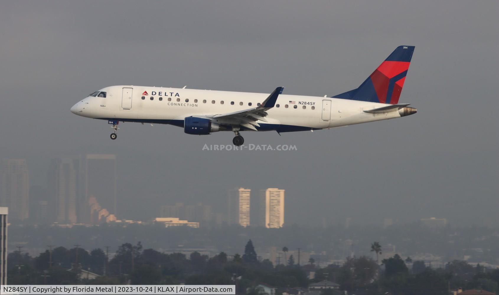 N284SY, 2018 Embraer 175LR (ERJ-170-200LR) C/N 17000750, SKW/DAL E175 zx TUS-LAX