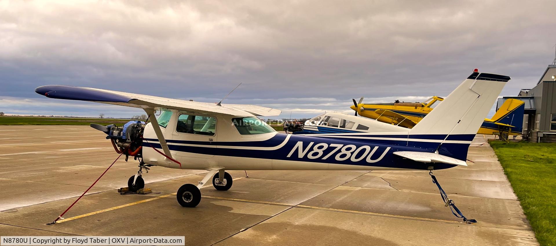 N8780U, 1976 Cessna 150M C/N 15077988, TIED DOWN AT KNOXVILLE AVIATION
