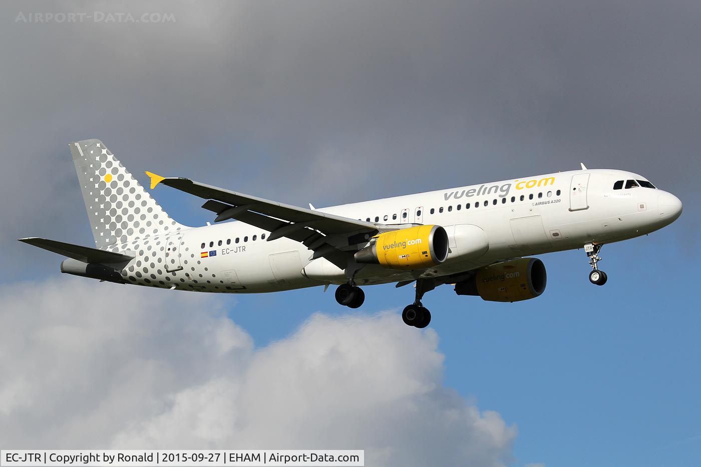 EC-JTR, 2006 Airbus A320-214 C/N 2798, at spl