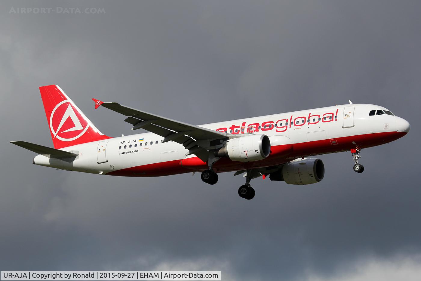 UR-AJA, 2000 Airbus A320-214 C/N 1213, at spl