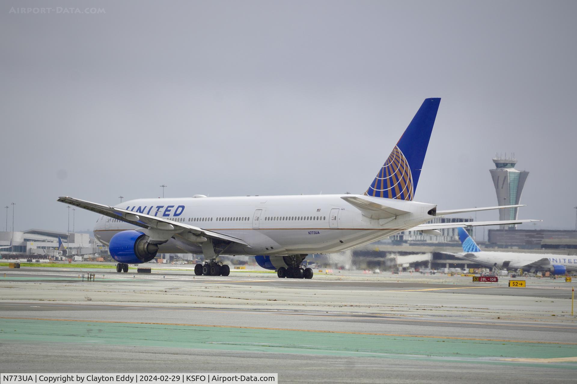 N773UA, 1995 Boeing 777-222 C/N 26929, SFO 2024.