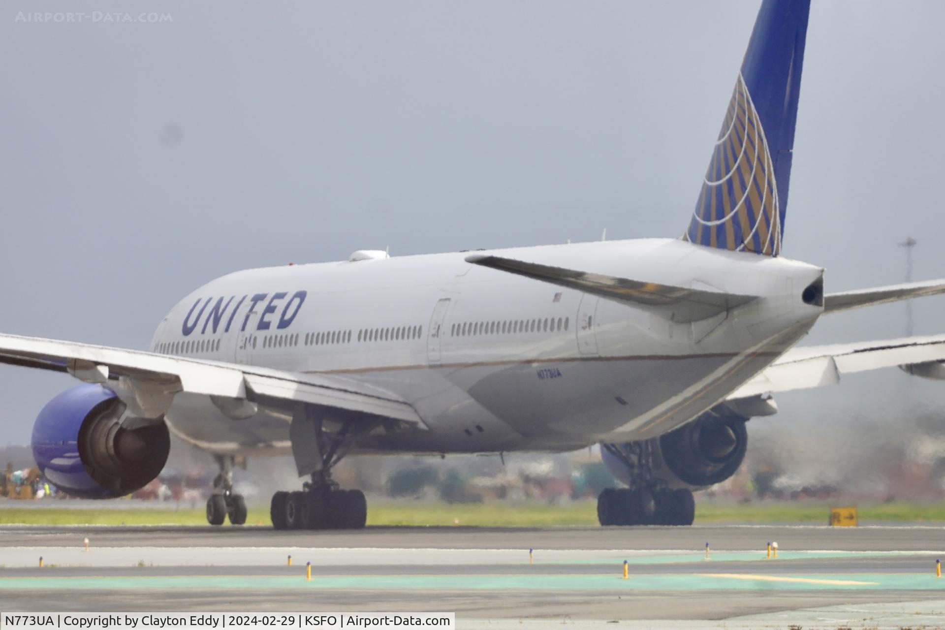 N773UA, 1995 Boeing 777-222 C/N 26929, SFO 2024.