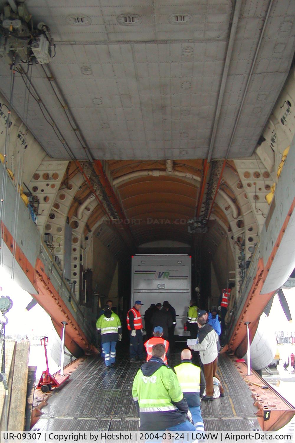 UR-09307, 1974 Antonov An-22A C/N 043481244, Done; what a tight fit.