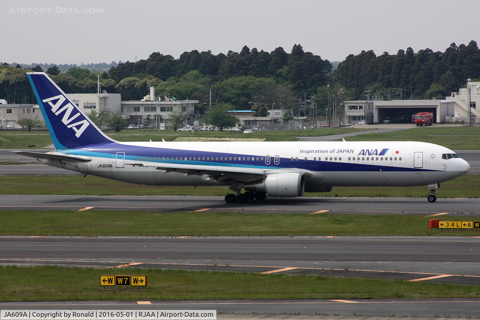 JA609A, 2002 Boeing 767-381/ER C/N 32978, at nrt